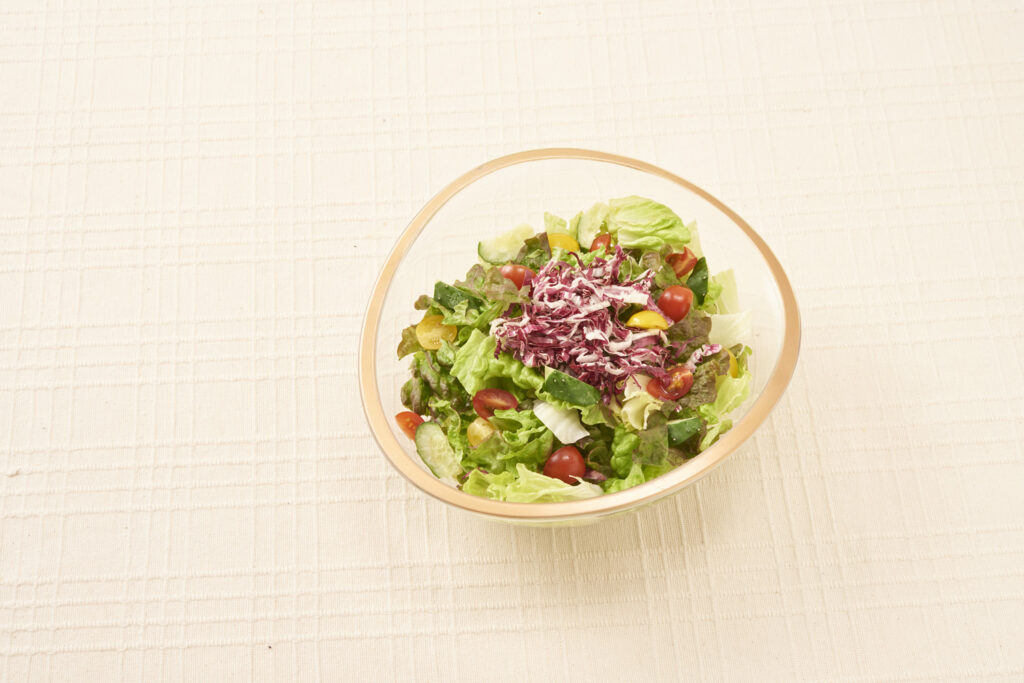 彩り野菜のシーザーサラダ