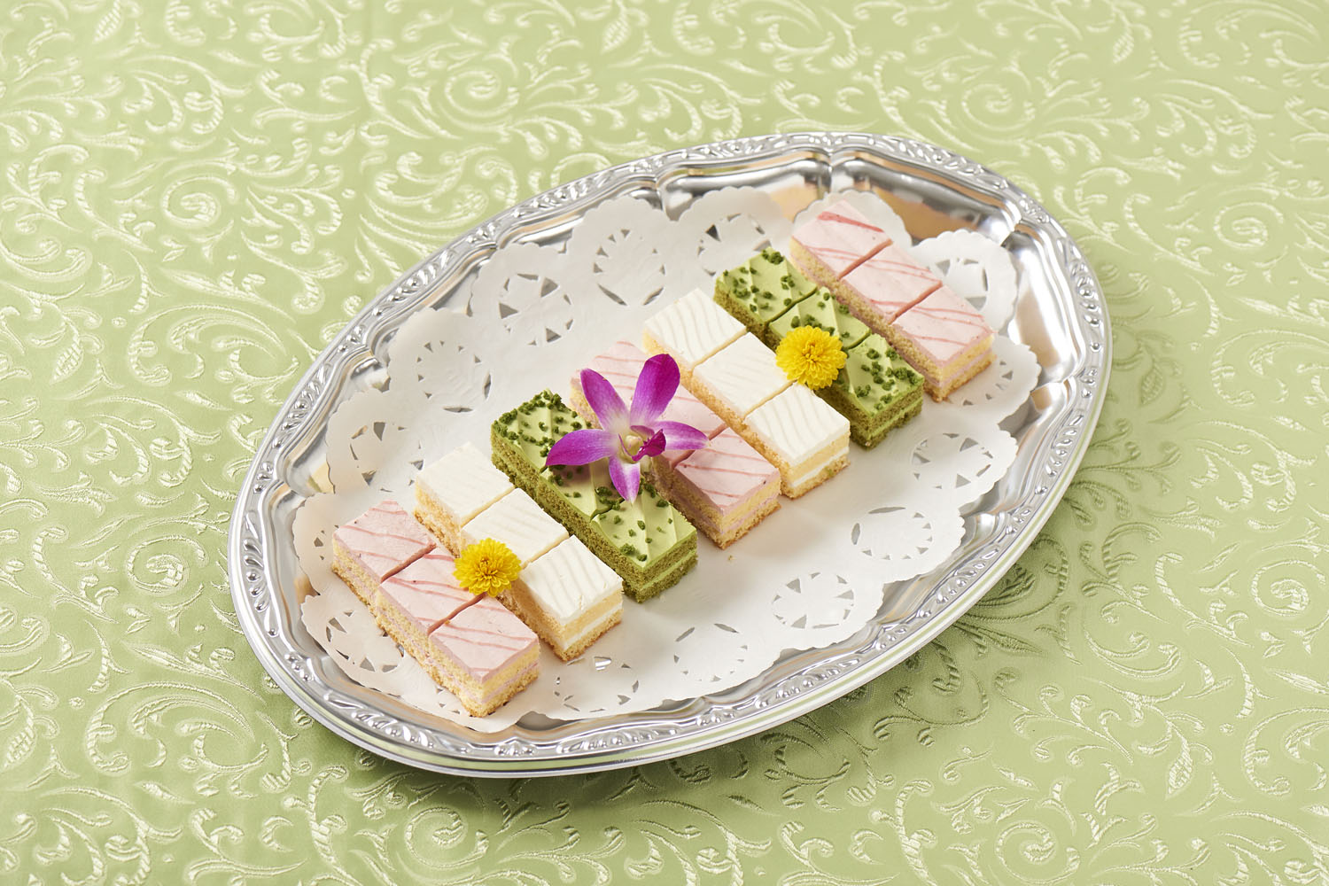 季節の一口ケーキ
