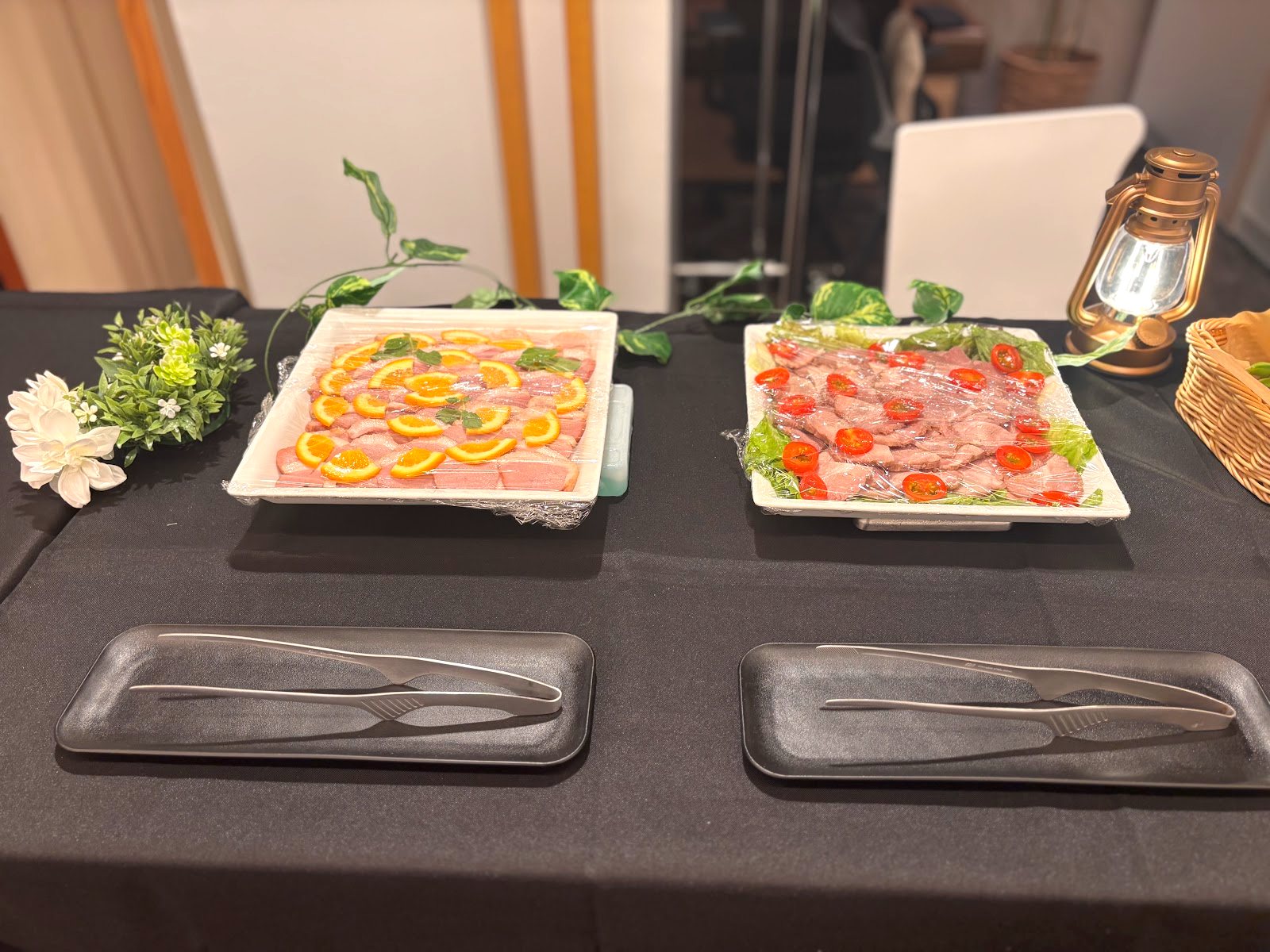 大皿に盛り付けたお料理